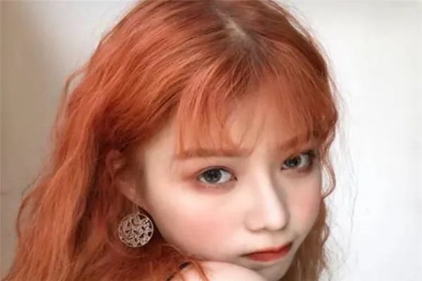 2020最火的头发染色:黑紫色上榜,第一火爆全网