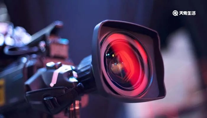 新闻的三个特点