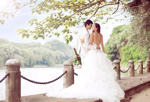 婚纱摄影套餐内容包括哪些 选择婚纱套餐注意事项