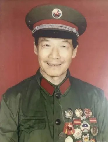 求八卦崔永元父亲崔汝贤的简历。