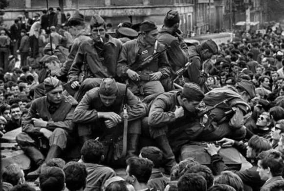 捷克斯洛伐克为什么会解体?捷克斯洛伐克的原因有三