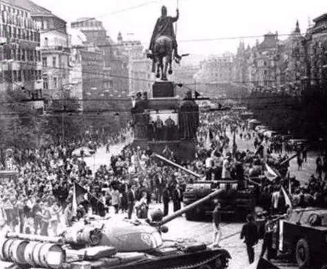 捷克斯洛伐克为什么会解体?捷克斯洛伐克的原因有三