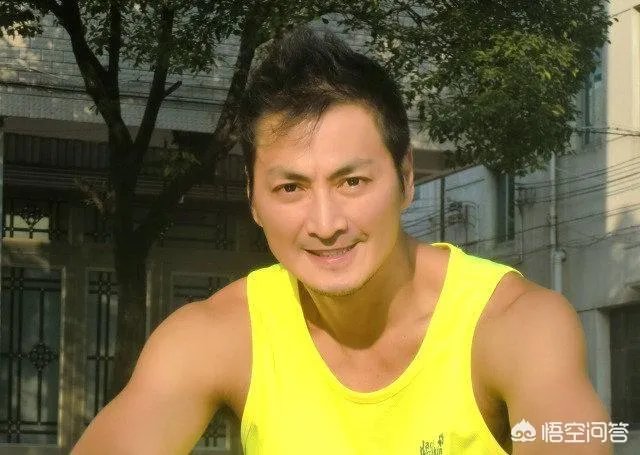 何家劲一生中演过多少部电视剧？