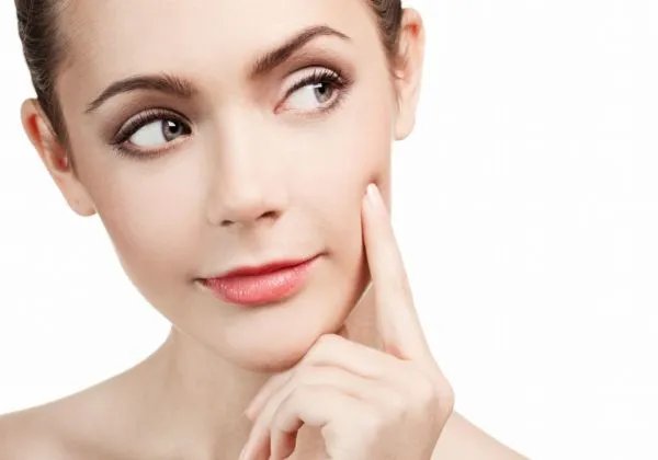 卸妆水好还是卸妆油好 卸妆水和卸妆油哪个卸妆效果好