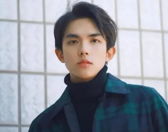 李柄熹晒和张雨绮视频截图，你看好他们之间的感情吗？