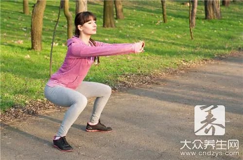 徒手深蹲的好处，看完后要学会利用