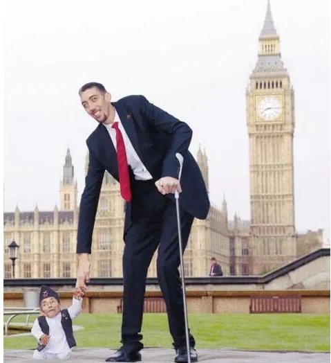 苏尔坦 科森身高:世界第一高人苏尔坦·科森照片