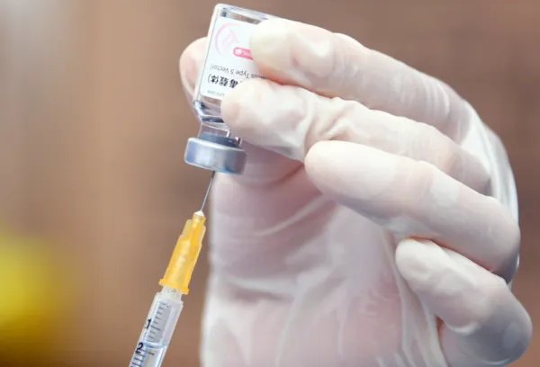 全球单日新增确诊超45万例，各国应该如何防控疫情？