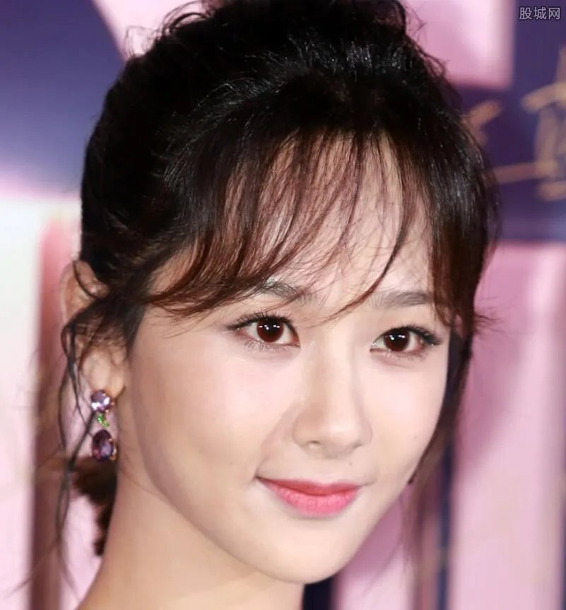 杨紫凸点没穿内衣 如今已经成为了漂亮姑娘