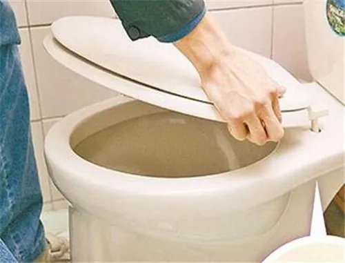 怎样更换马桶盖