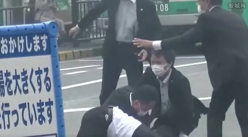 安倍保镖最新消息 安倍死了保镖怎么处理会受到什么处罚