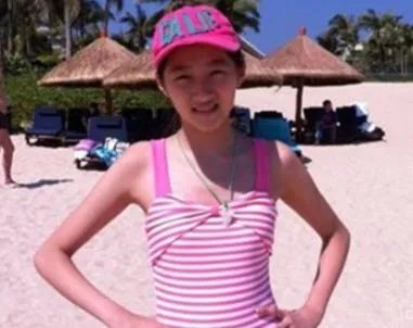 关晓彤比基尼照:女大十八变变出好身材(图)