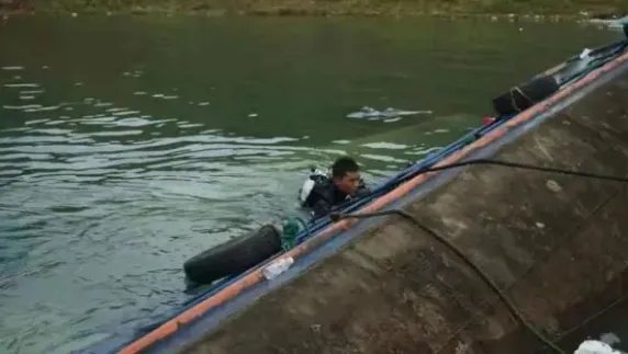 贵州发生客船侧翻事故,致8死7失联,导致这起事故的原因是什么?