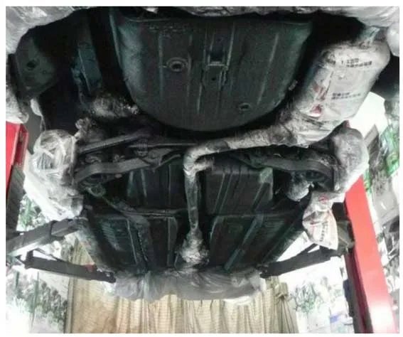 汽车底盘装甲怎么做的 汽车底盘装甲详细施工步骤教程（图）