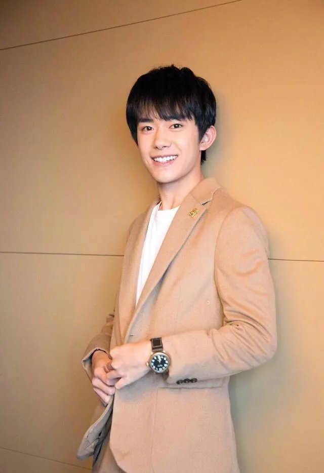 易烊千玺整容了吗？