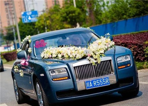 花车装饰一般要多少钱 怎么装饰花车好看