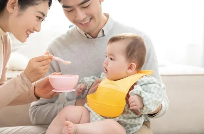 母亲爱孩子简短句子 妈妈表达爱孩子的唯美句子