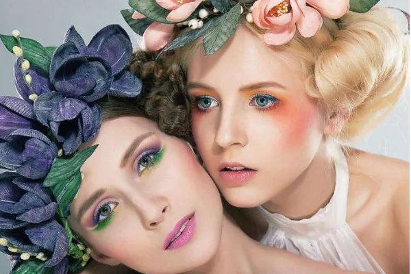 在公共场合化妆是一件很耻辱的事情吗？