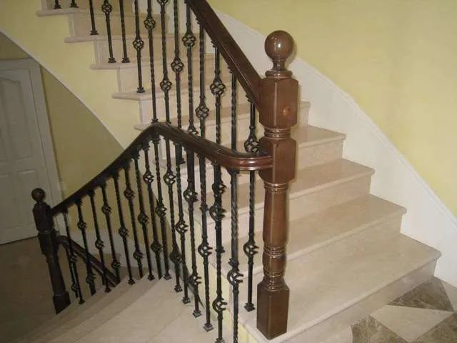 铁艺扶手的优点有哪些 铁艺扶手价格是多少