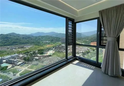 封阳台一般多少钱一平