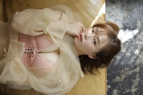 性感倍增!日本头灯女星篠崎爱重返美图:体香四溢!