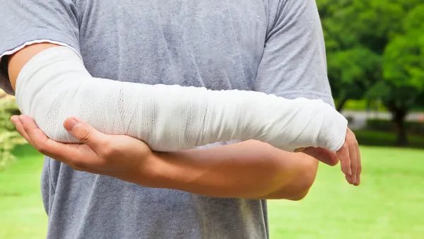 尺骨桡骨骨折多久能好