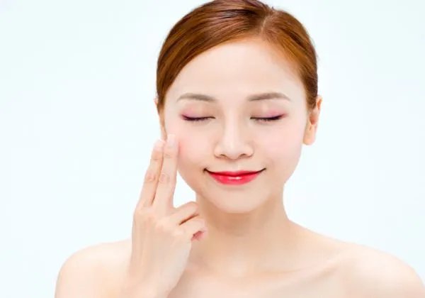 卸妆水好还是卸妆油好 卸妆水和卸妆油哪个卸妆效果好