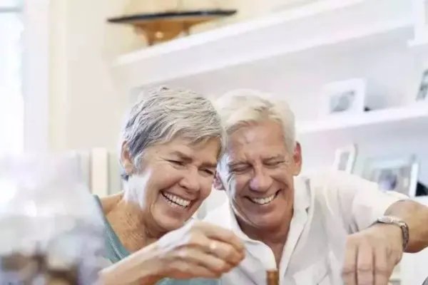 全国阿尔茨海默病患者超千万,居全球之首,如何才能有效降低发病的风险?