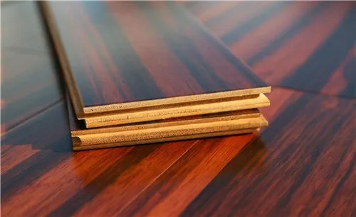 复合地板和实木地板有什么区别