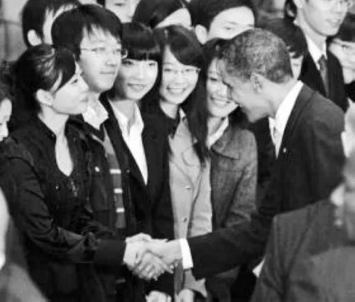 奥巴马女郎是什么东西!快说,很急?