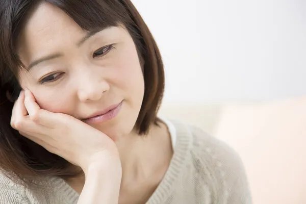 爸爸辅导女儿学习被气到下巴脱臼,这种脱臼很常见吗?