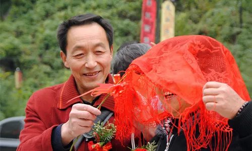 金婚银婚怎么算 金婚银婚有什么纪念方式