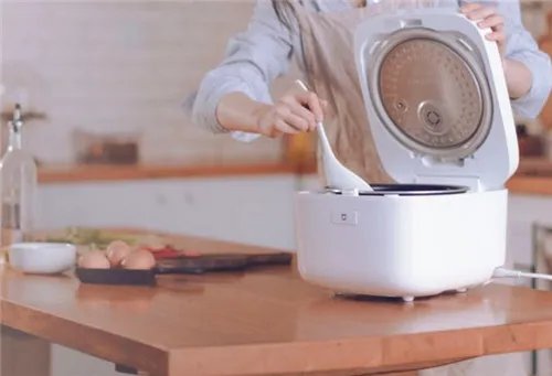 如何用电饭煲蒸米饭