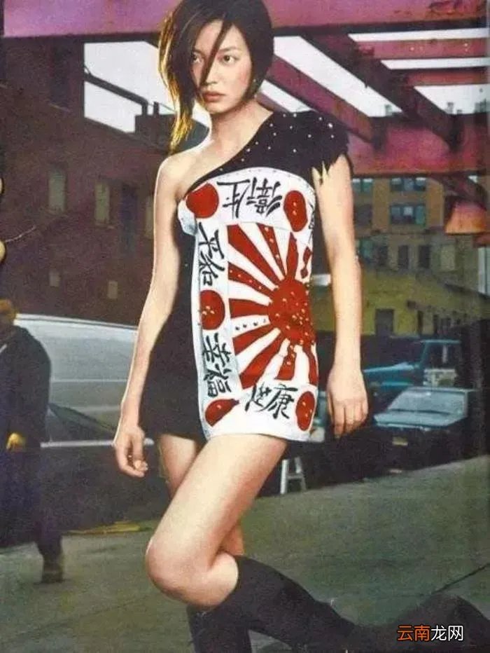 穿军旗装的赵薇为什么没事 当年赵薇为什么穿日本军旗