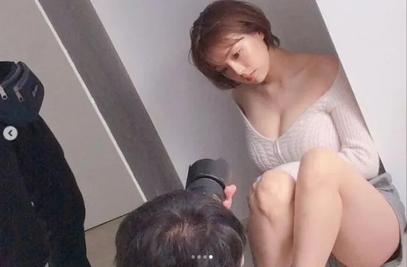 性感倍增!日本头灯女星篠崎爱重返美图:体香四溢!