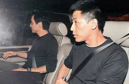 唐鹤德晒照缅怀张国荣,你如何看待他们之间的情感?