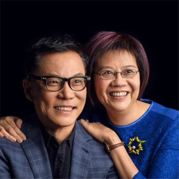 李国庆老婆俞渝背景资料 果然这样的女人才是真正的贤内助