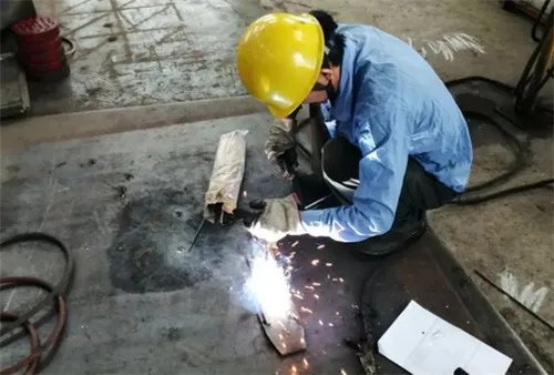 什么是焊条电弧焊