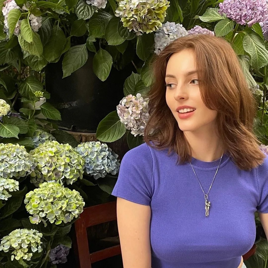 荷兰美女Marina Bondarko福利图 皮肤白皙笑容甜美