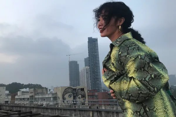 郑美丽你说把爱渐渐放下会走更远是什么歌