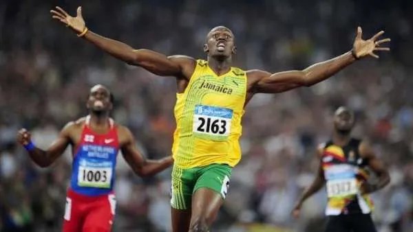 博尔特创造的人类极限里，百米9.58秒和两百米19.19秒哪个更难？