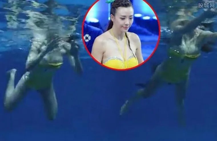 周韦彤跳水露卫生巾 性感模特身材令人羡慕