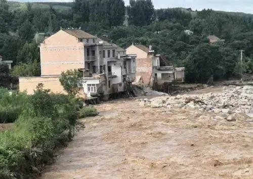 陕西蓝田暴雨致多人失联，当地展开了怎样的救援举措？