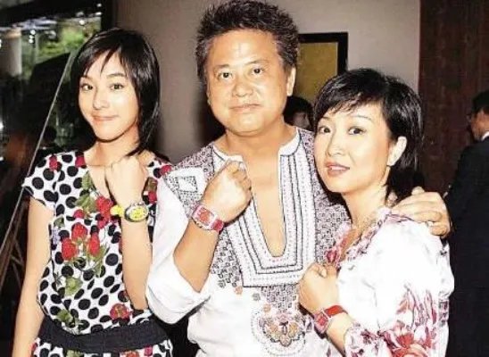 陈百祥女儿是谁，陈百祥陈百强是什么关系