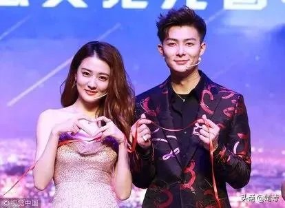 张铭恩真很爱徐璐吗？