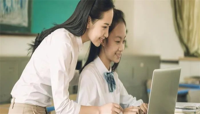 锃亮的反义词是什么？  锃亮的近义词是什么？