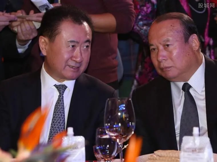 王健林的老丈人是谁 林宁背景来头不小