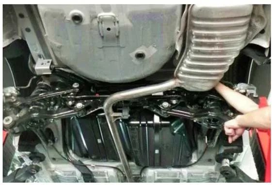 汽车底盘装甲怎么做的 汽车底盘装甲详细施工步骤教程（图）