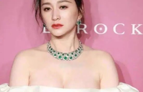 柳岩胸围多大 盘点娱乐圈爆乳女星有哪些