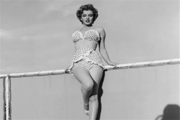 世界十大最漂亮的大胸美女 第七又称性感小猫,看后别喷鼻血